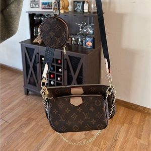 LV CROSSBODY BAG